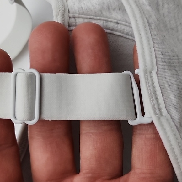 ⭐️2/ $30⭐️Tommy Hilfiger Heathered Grey Sports Bra Criss Cross Straps  Sz Small - Picture 16 of 16